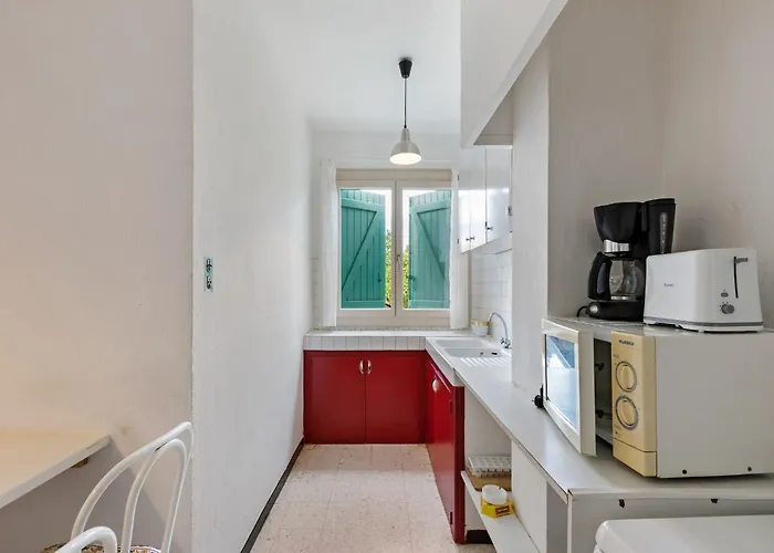 Beautiful Apartment in Mèze with Swimming Pool