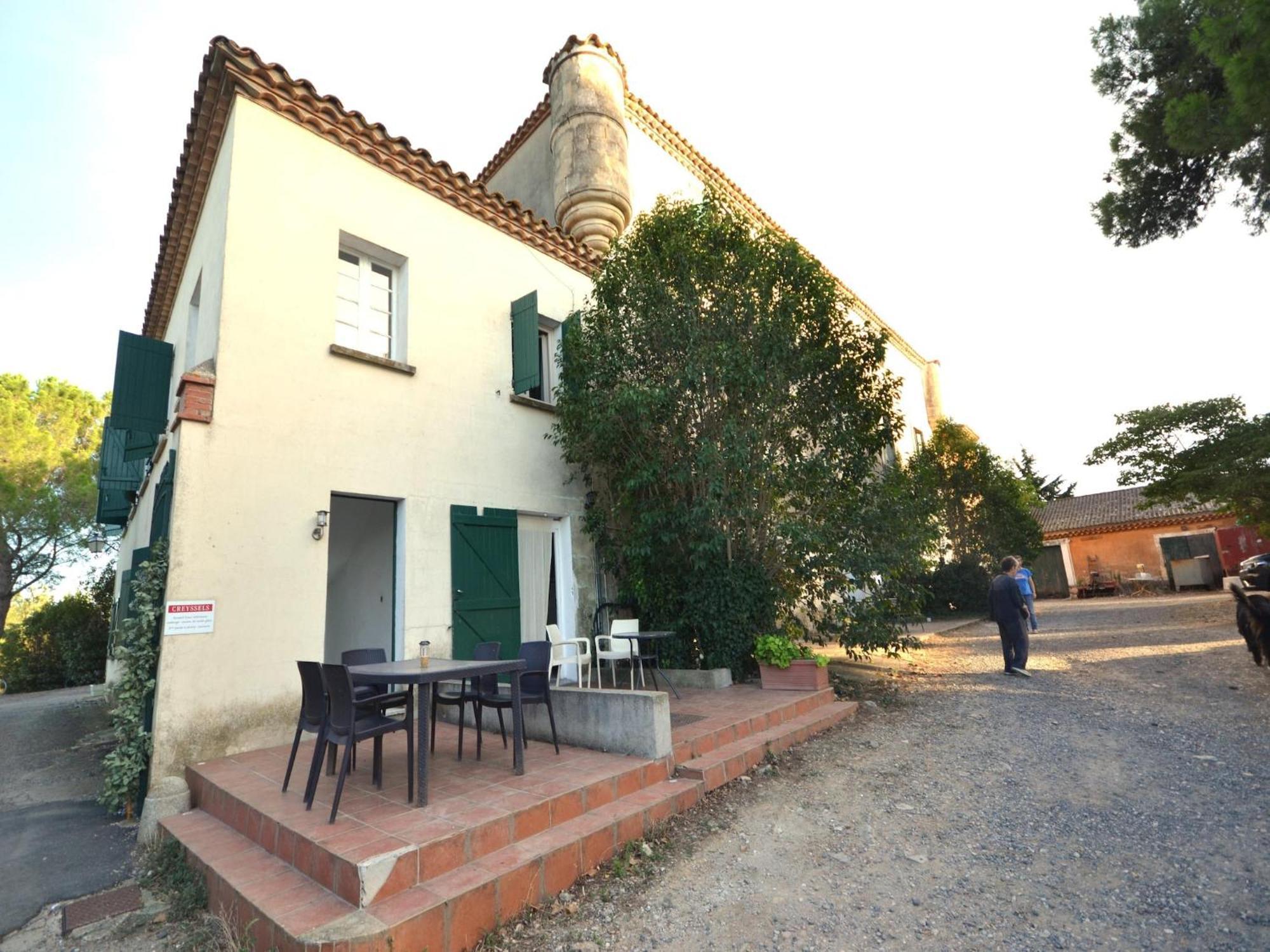 With Pool Amid Vineyards And Near The Appartamento