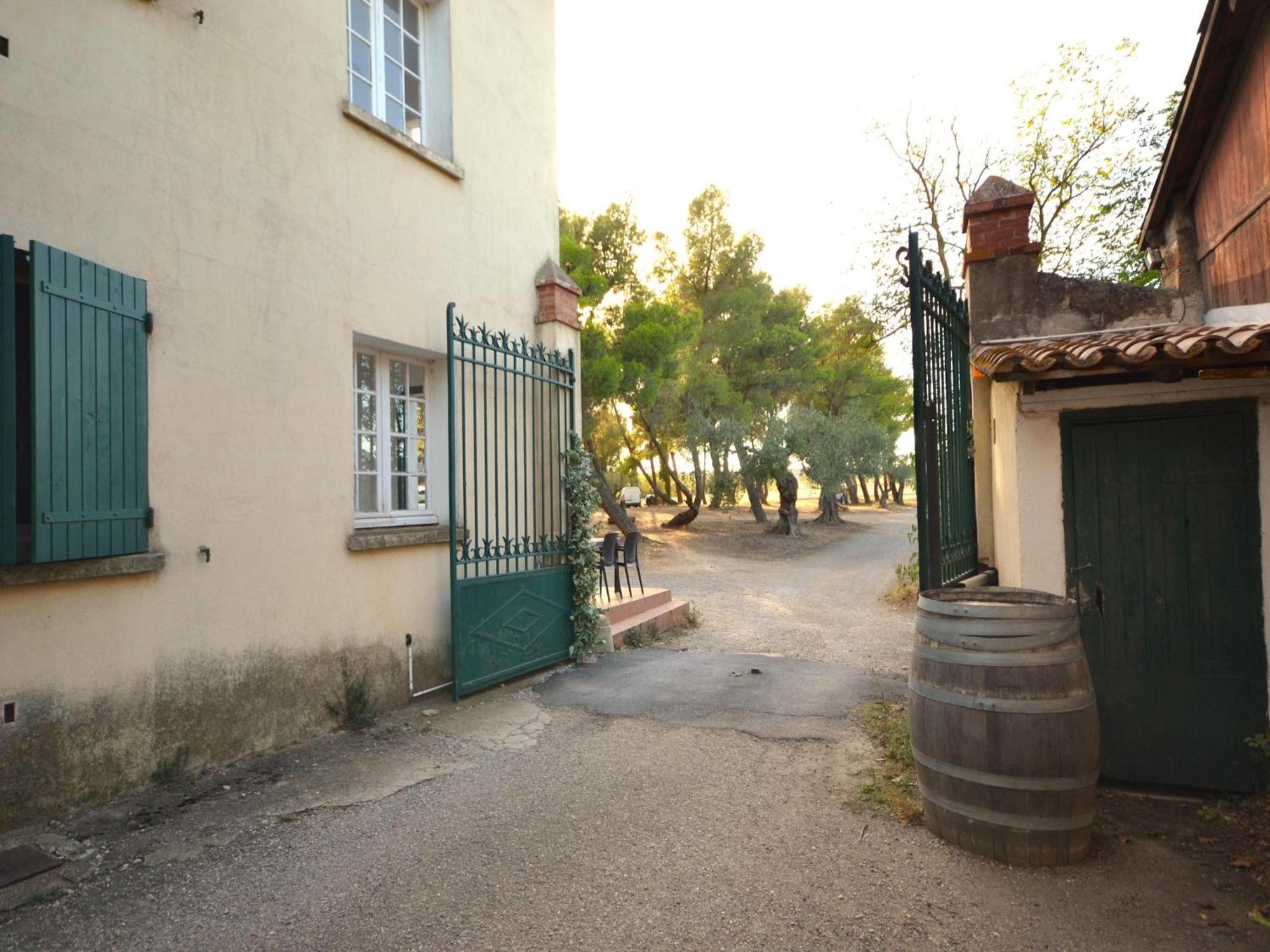 With Pool Amid Vineyards And Near The * Mèze