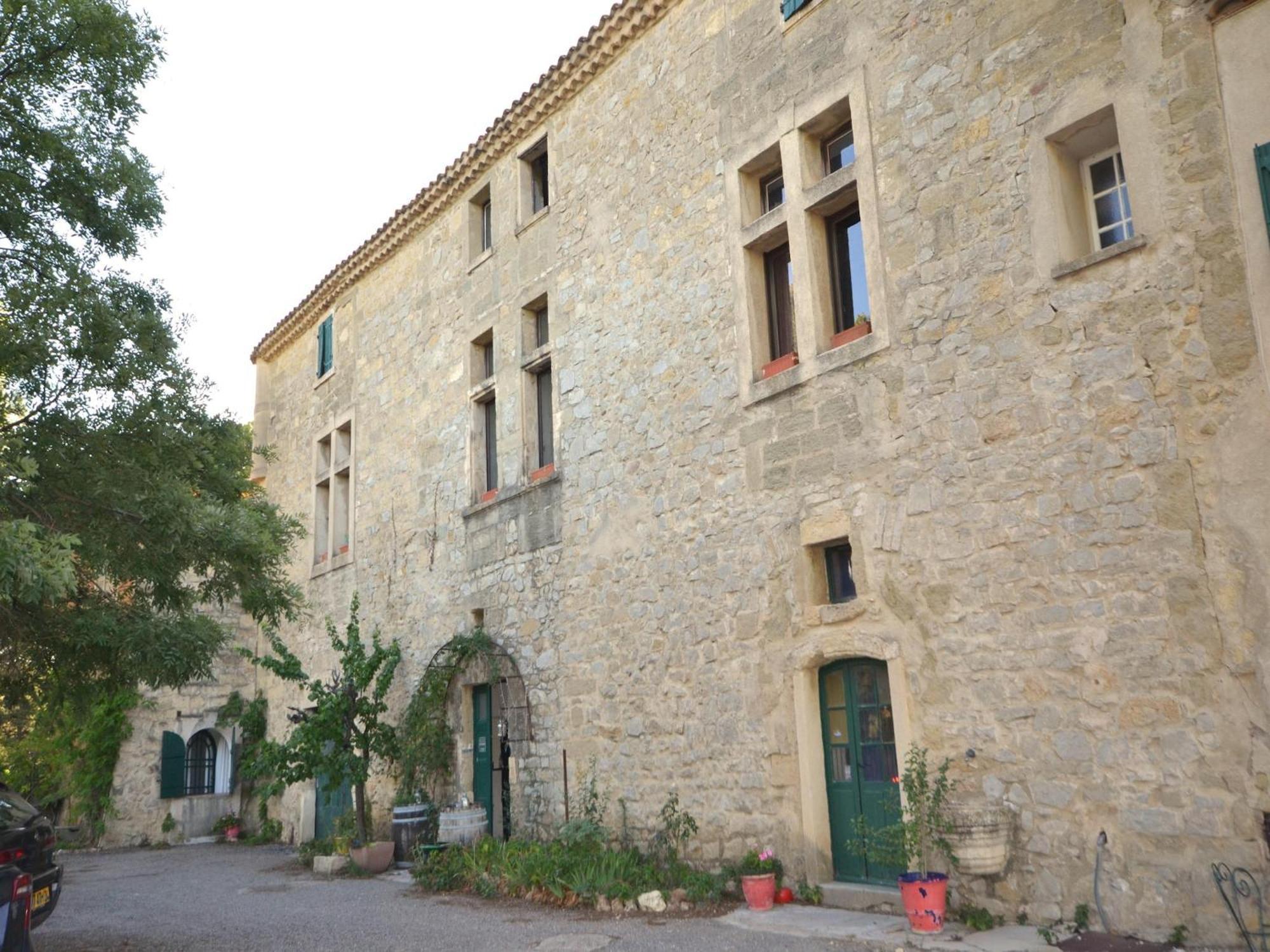 With Pool Amid Vineyards And Near The Appartement *